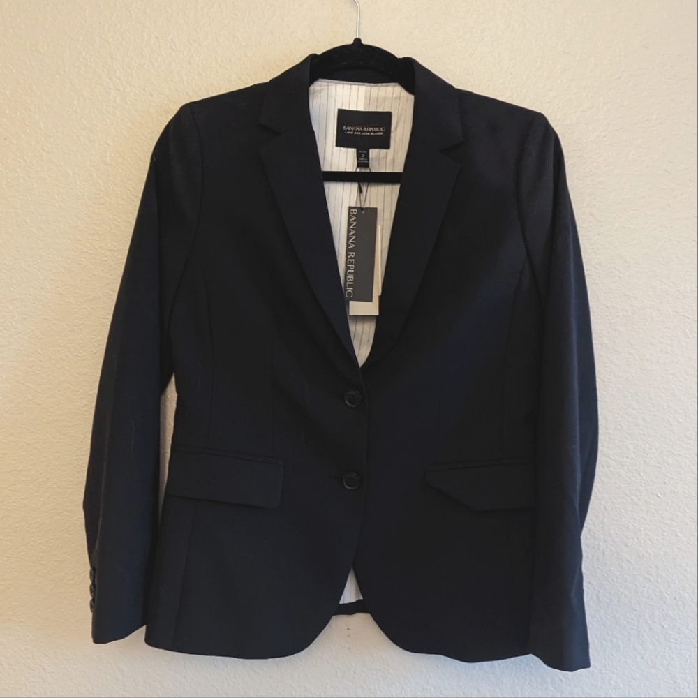 lightweight wool black blazer long and lean Banana Republic petite size 2